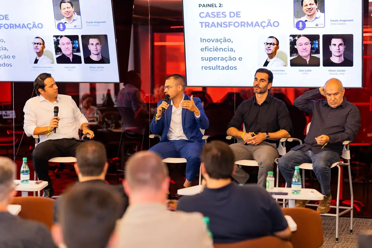 Painel com convidados do canal indireto